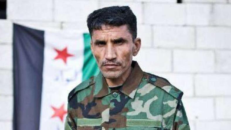 Abu Issa ist Kommandeur der Freien Syrischen Armee und kämpft für ein Syrien ohne Gewalt und Unterdrückung. Diktator Assad ließ sein Haus abbrennen, ISIS riss die Ruinen ab Foto: Privat