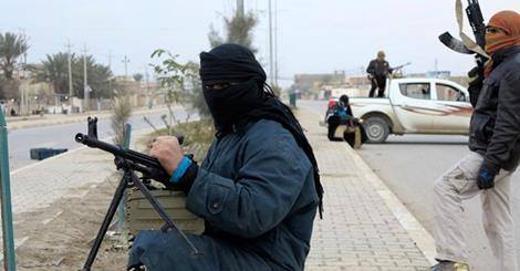 The fortress of ISIS is threatened by an imminent collapse of its walls