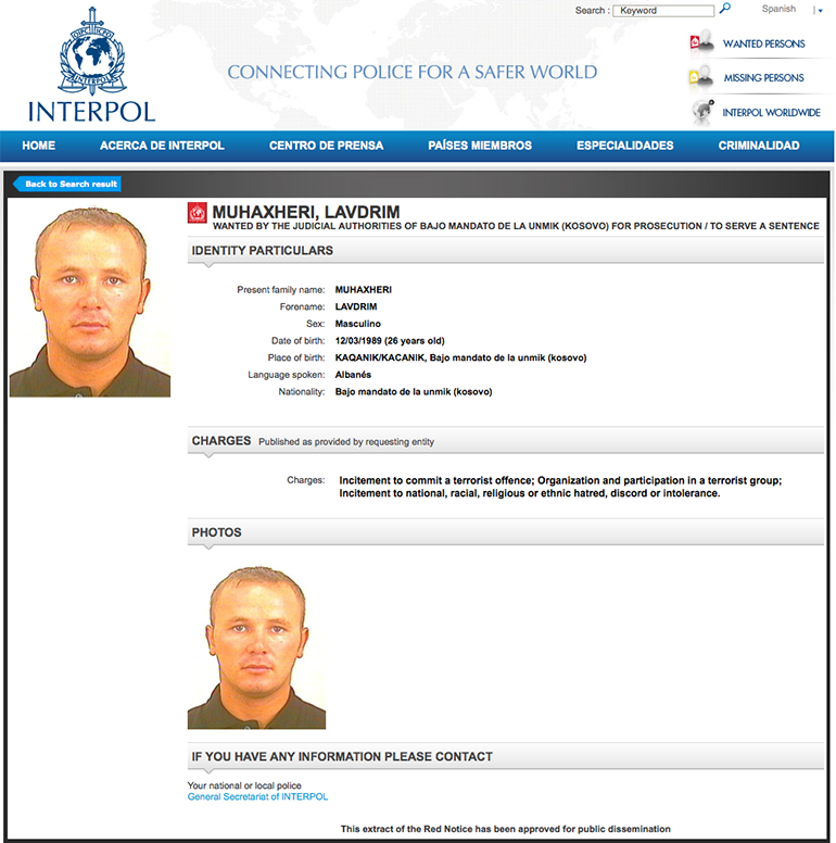 Dispara a un adolescente de la tribu sunita Al-Shaitat, atado a un poste, Así ejecuta con un bazuca el salvaje yihadista más buscado por la Interpol